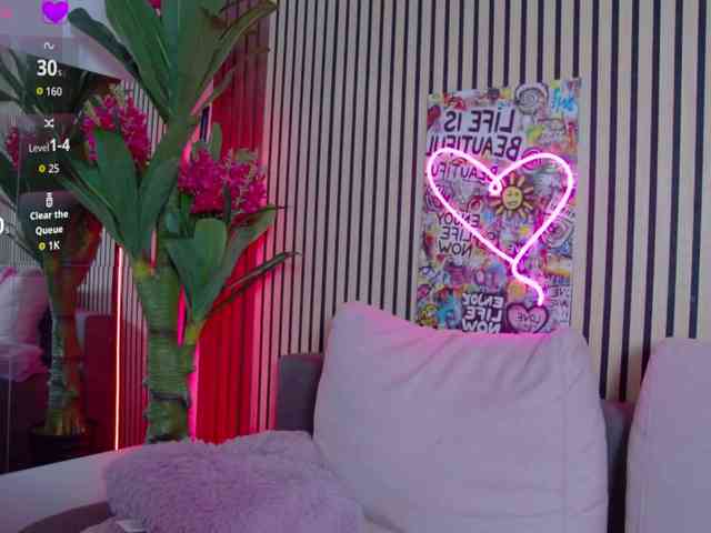 melaniatress melaniatress