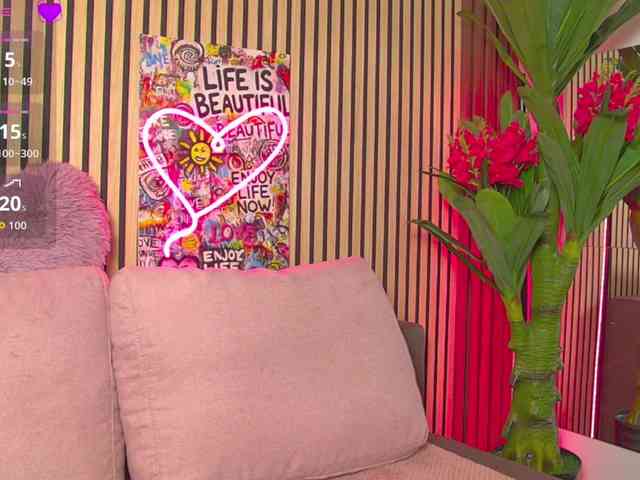 melaniatress melaniatress