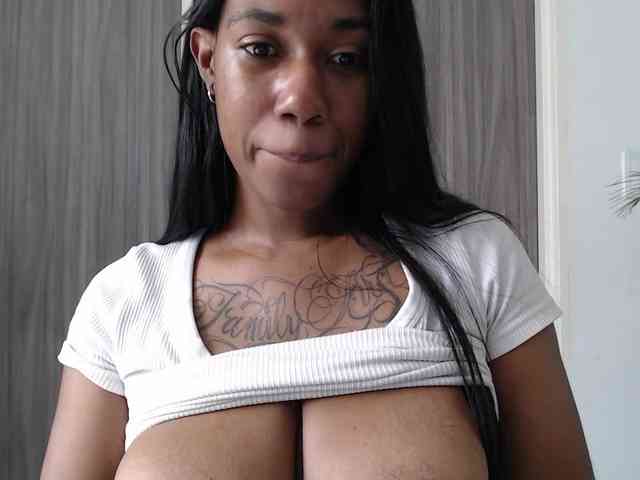 ReginaCorleone webcam