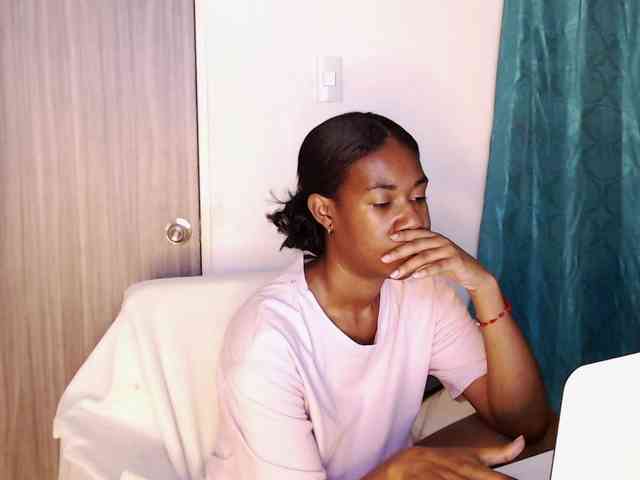 ReginaCorleone webcam