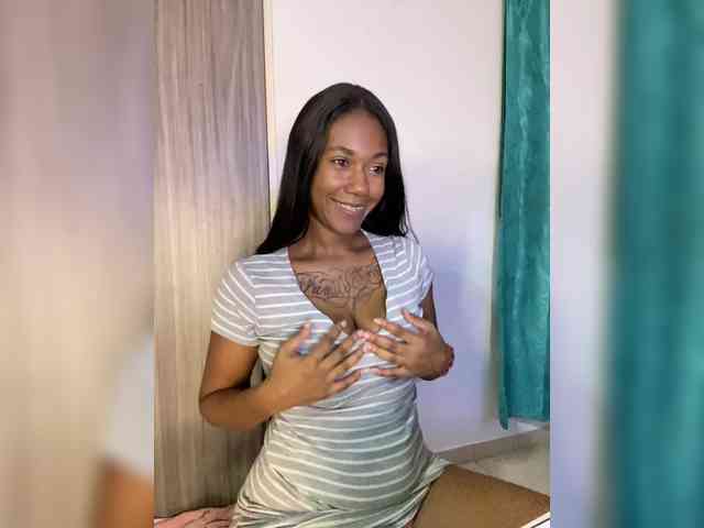 ReginaCorleone webcam