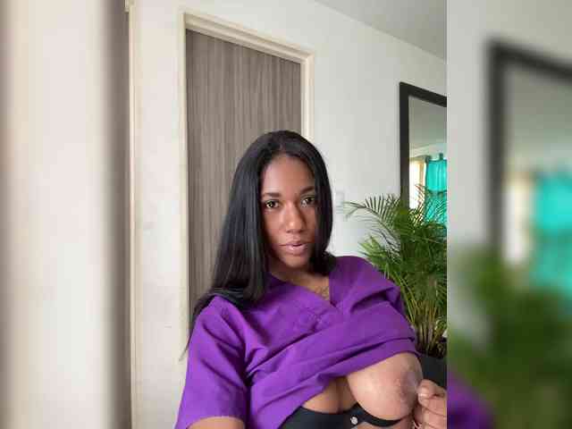 ReginaCorleone webcam