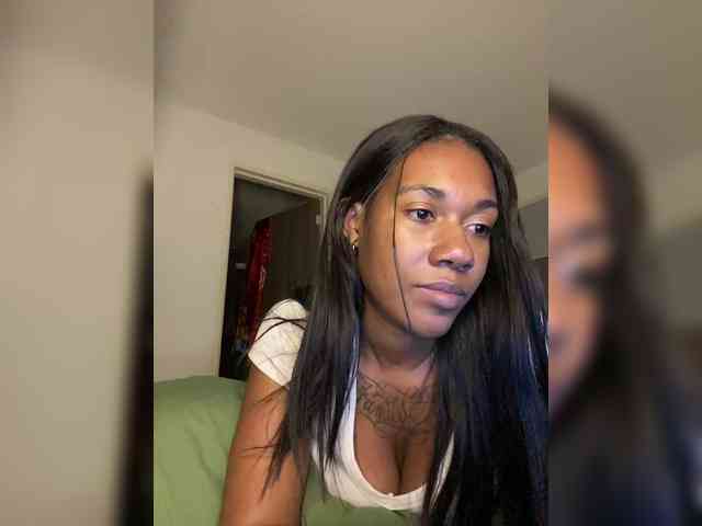 ReginaCorleone webcam