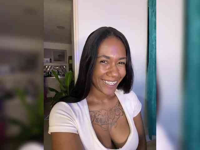 ReginaCorleone webcam