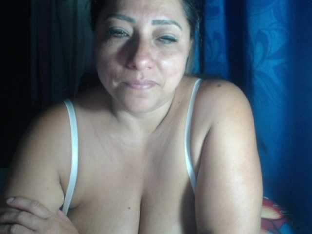 adrianamilf44 Live Cam on BongaCams