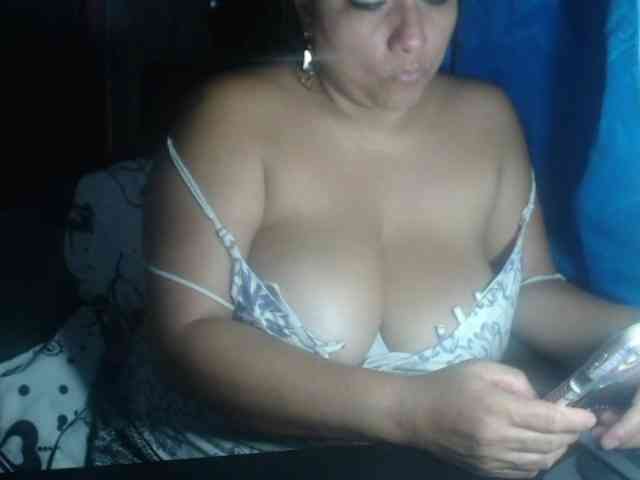 adrianamilf44 webcam