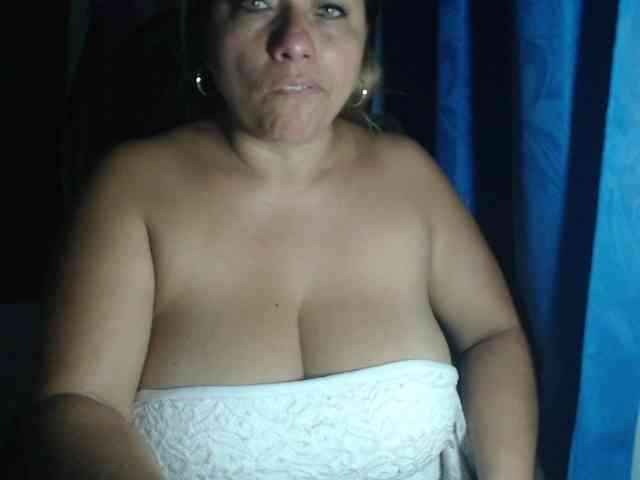 adrianamilf44 webcam