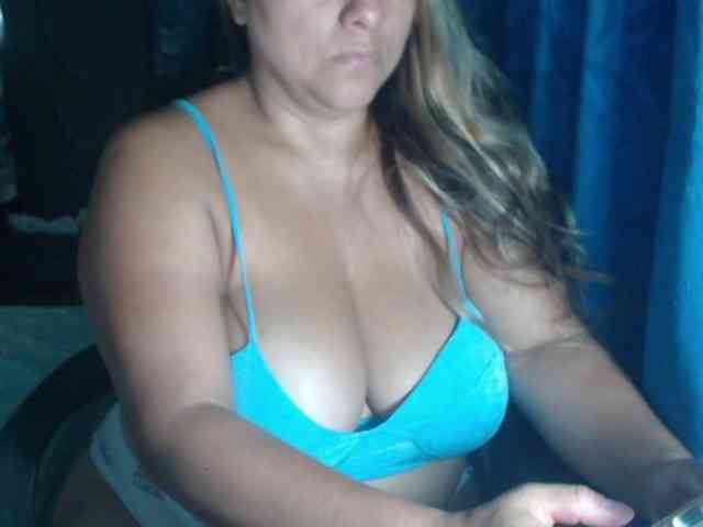 adrianamilf44 webcam