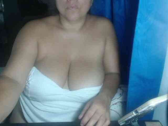 adrianamilf44 webcam