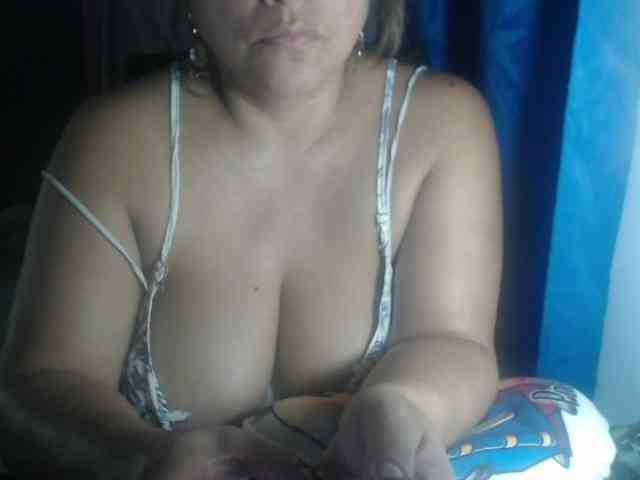 adrianamilf44 webcam