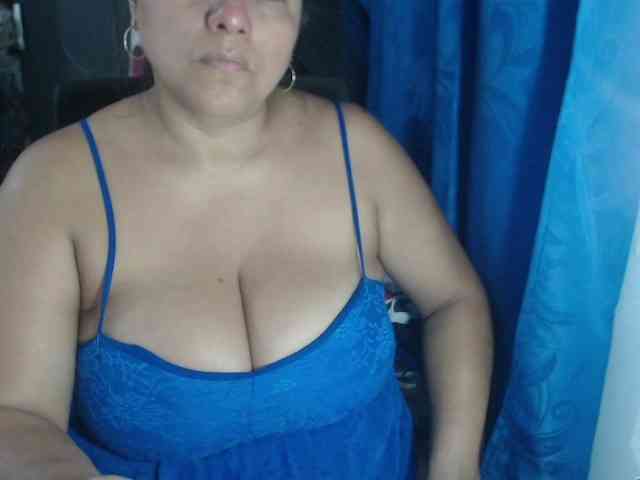 adrianamilf44 webcam