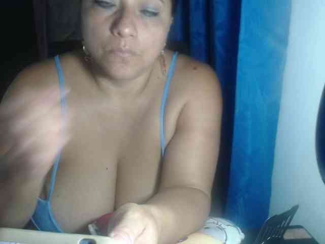 adrianamilf44 webcam