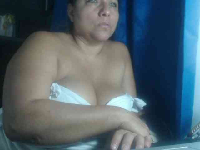 adrianamilf44 webcam