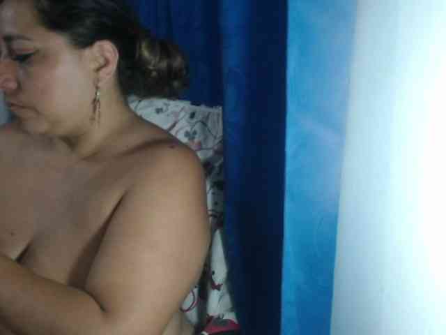 adrianamilf44 webcam