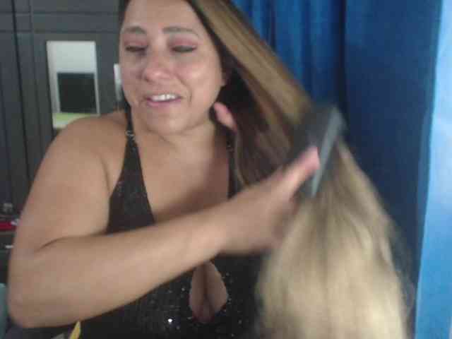 adrianamilf44 webcam