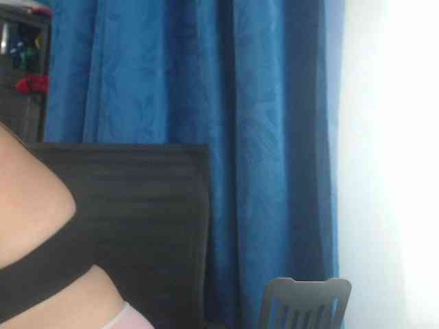 adrianamilf44 webcam