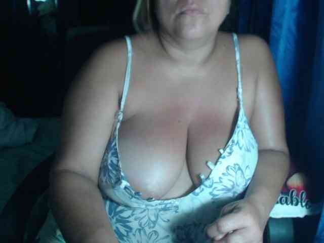 adrianamilf44 webcam