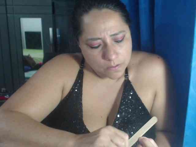 adrianamilf44 webcam