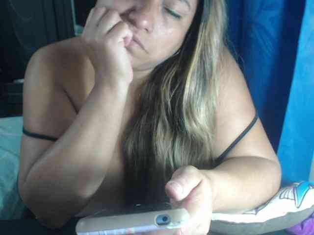 adrianamilf44 webcam