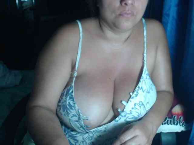 adrianamilf44 webcam