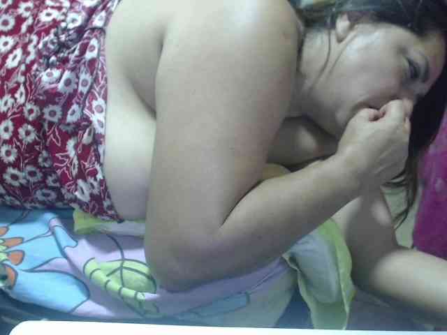 adrianamilf44 webcam