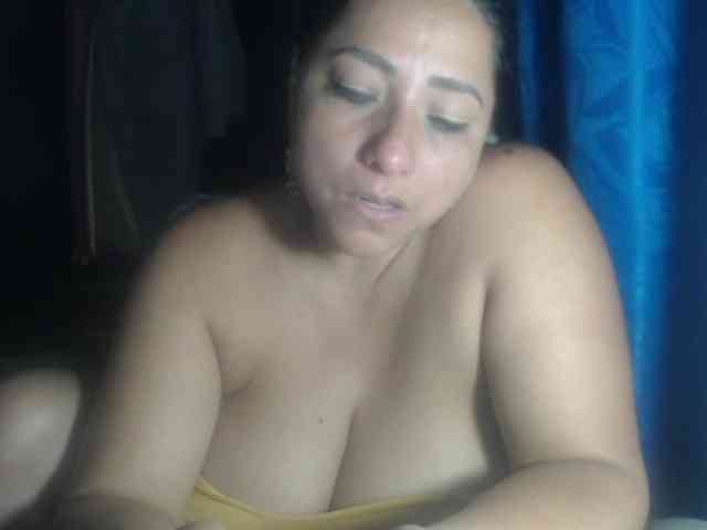 adrianamilf44 webcam