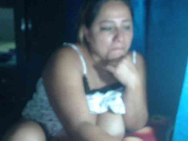 adrianamilf44 webcam