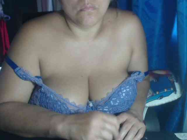 adrianamilf44 webcam