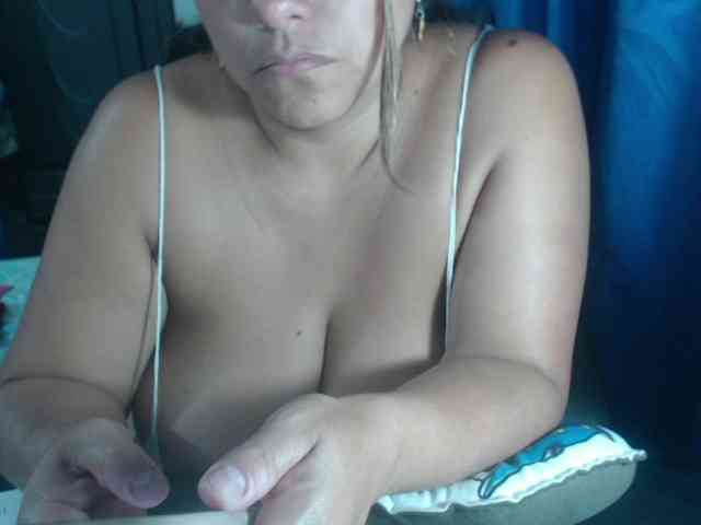 adrianamilf44 webcam