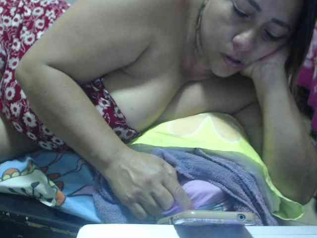 adrianamilf44 webcam