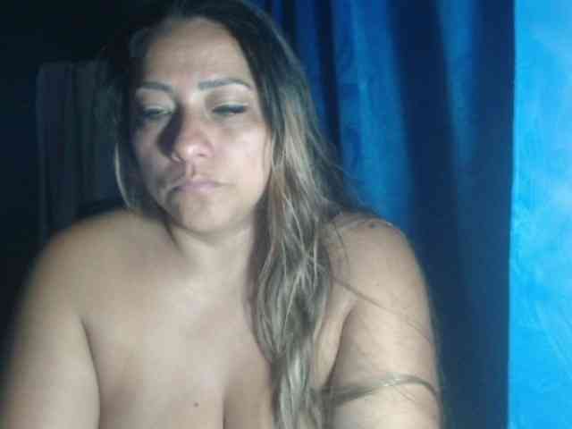 adrianamilf44 webcam