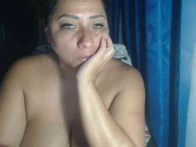 adrianamilf44 webcam