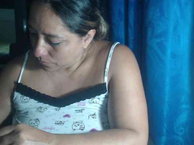 adrianamilf44 bongacams