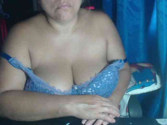 adrianamilf44 webcam