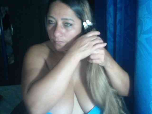 adrianamilf44 webcam