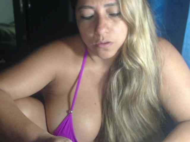 adrianamilf44 webcam
