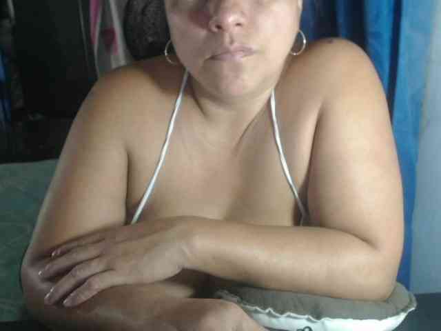 adrianamilf44 webcam