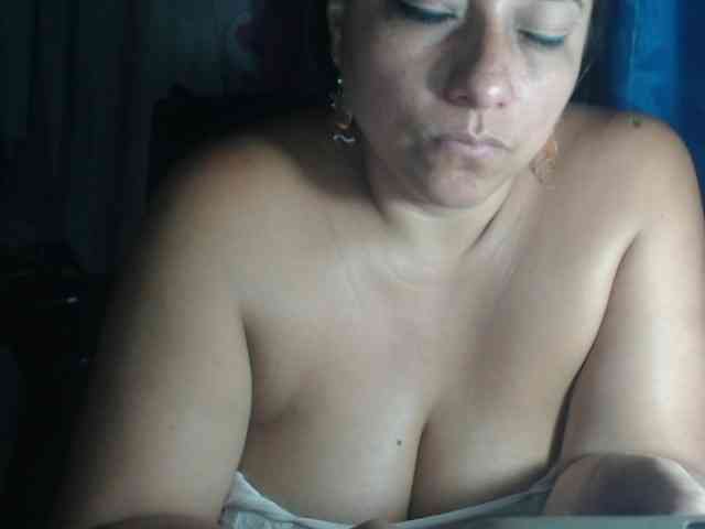 adrianamilf44 webcam