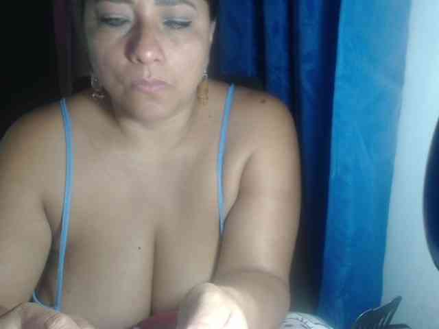 adrianamilf44 webcam