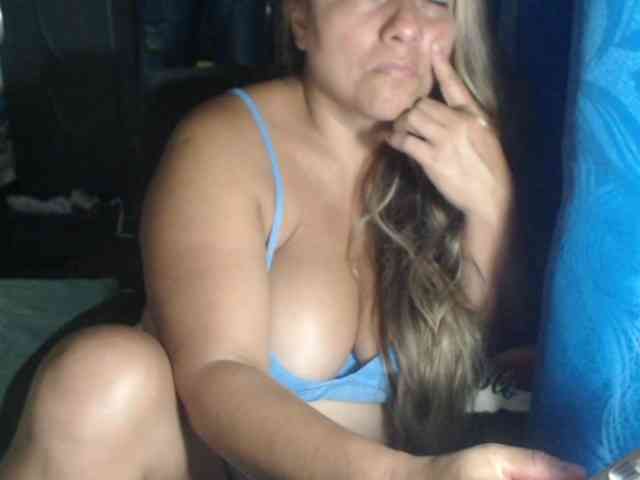 adrianamilf44 webcam