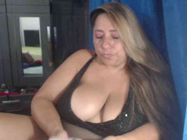adrianamilf44 webcam