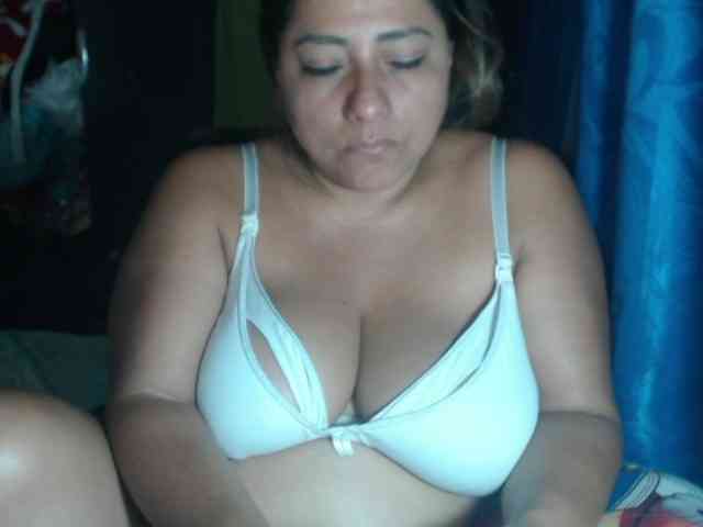 adrianamilf44 webcam