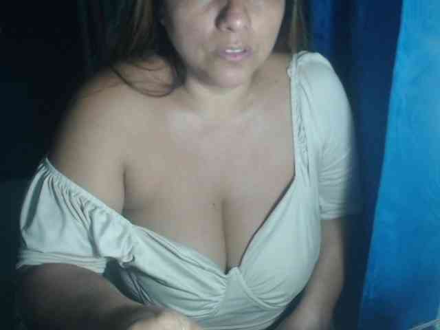 adrianamilf44 webcam