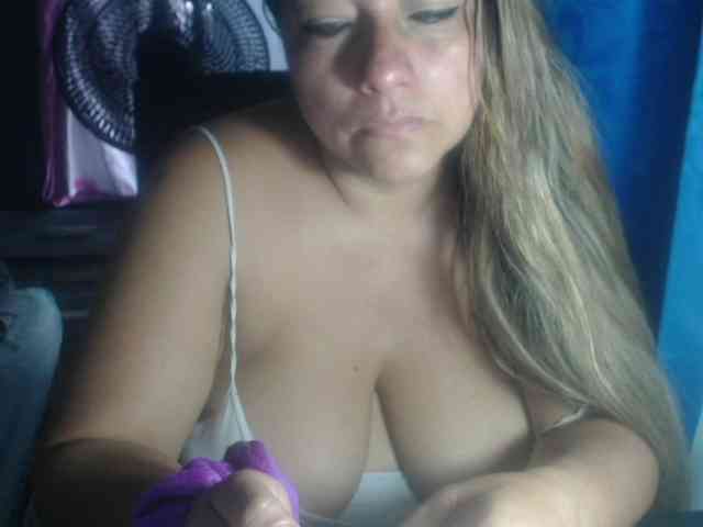 adrianamilf44 webcam