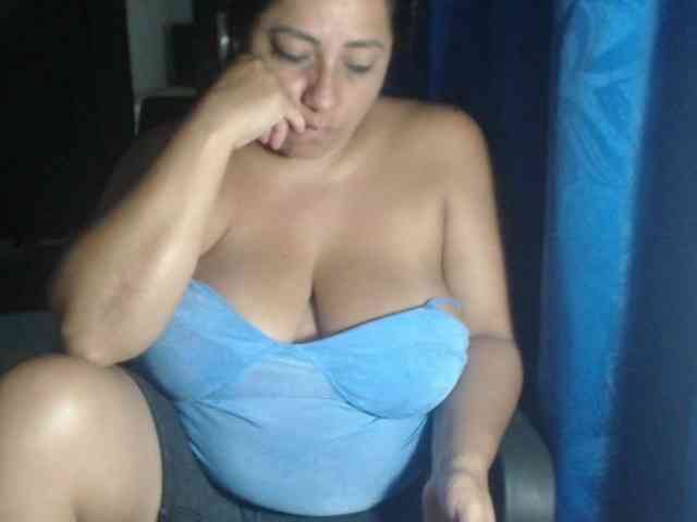 adrianamilf44 webcam