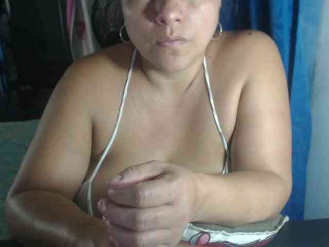 adrianamilf44 webcam