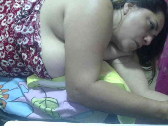 adrianamilf44 webcam