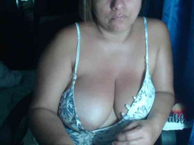 adrianamilf44 webcam