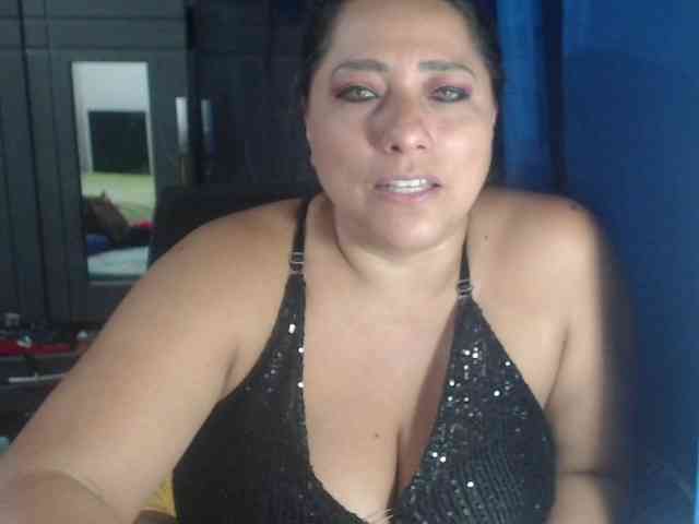 adrianamilf44 webcam