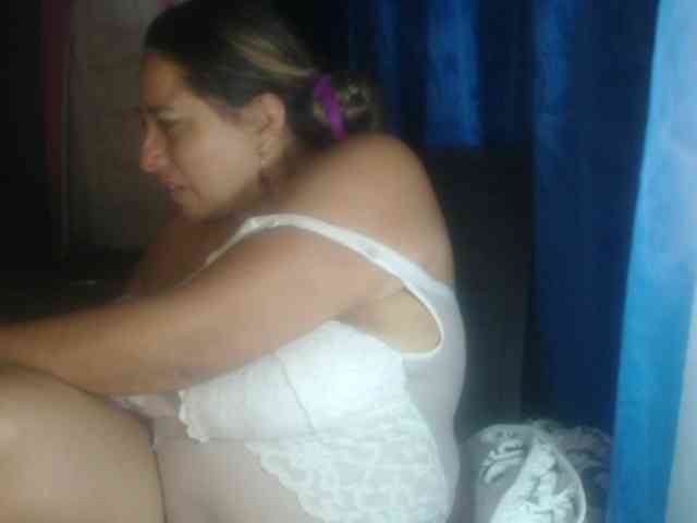 adrianamilf44 webcam